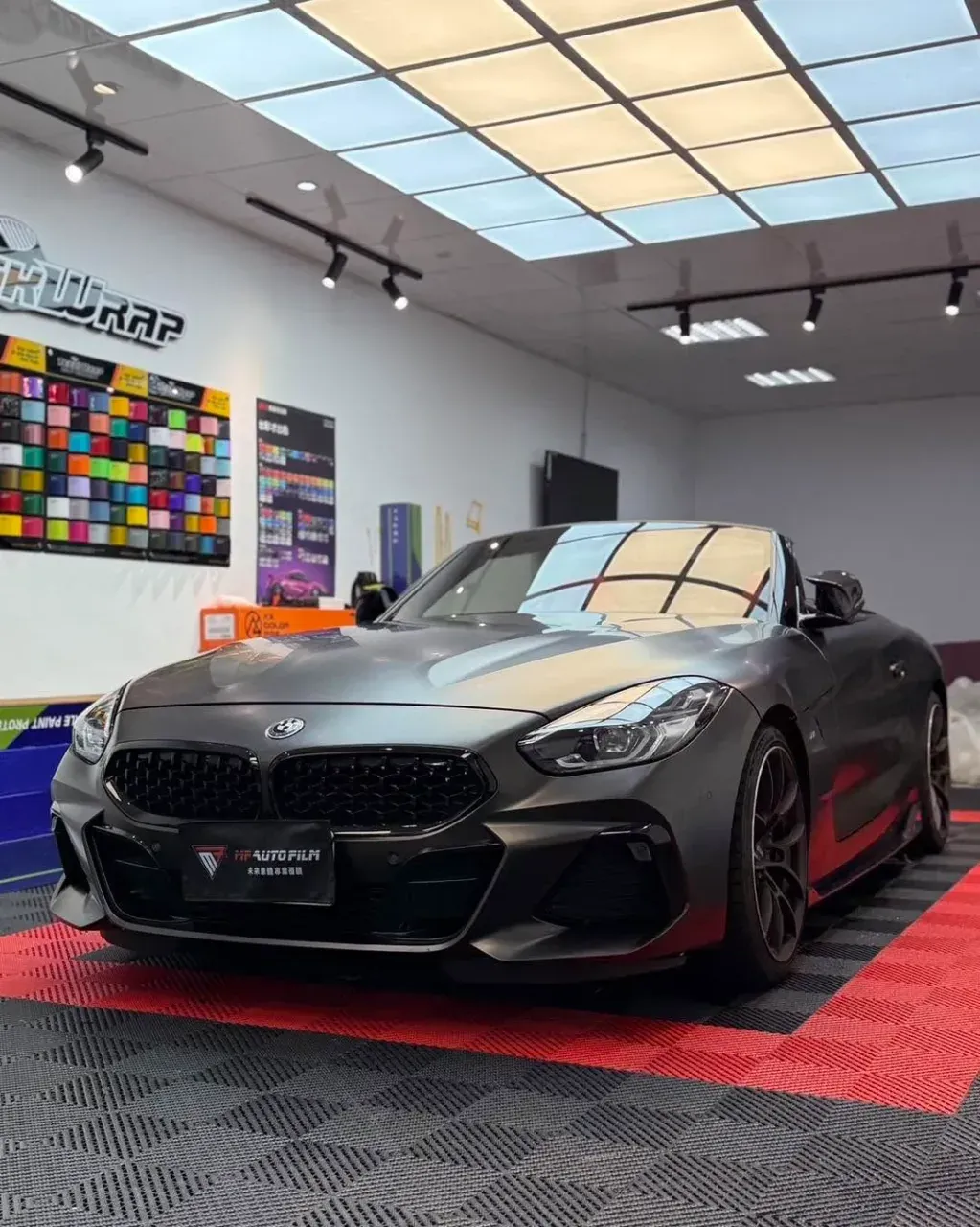 BMW Z4 消光鐵灰改色覆膜完工實拍（2）