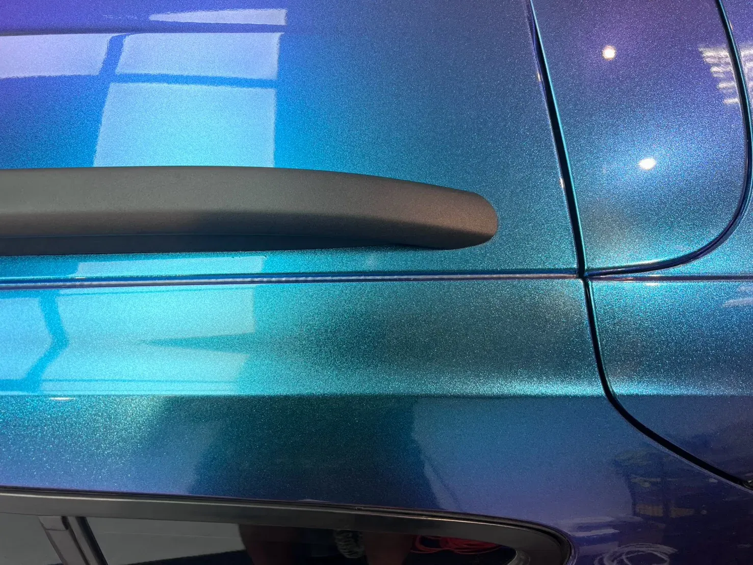 Ford Focus 後葉子板變色龍藍紫漸層細節