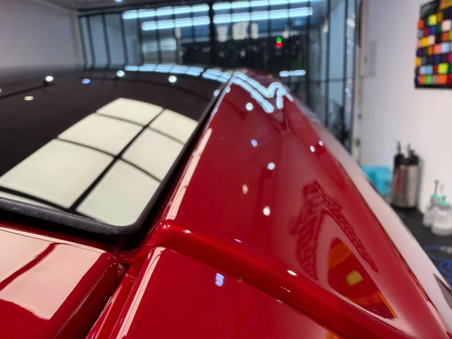 Ford Focus ST 車頂天窗邊緣與 A 柱頂交界的收邊