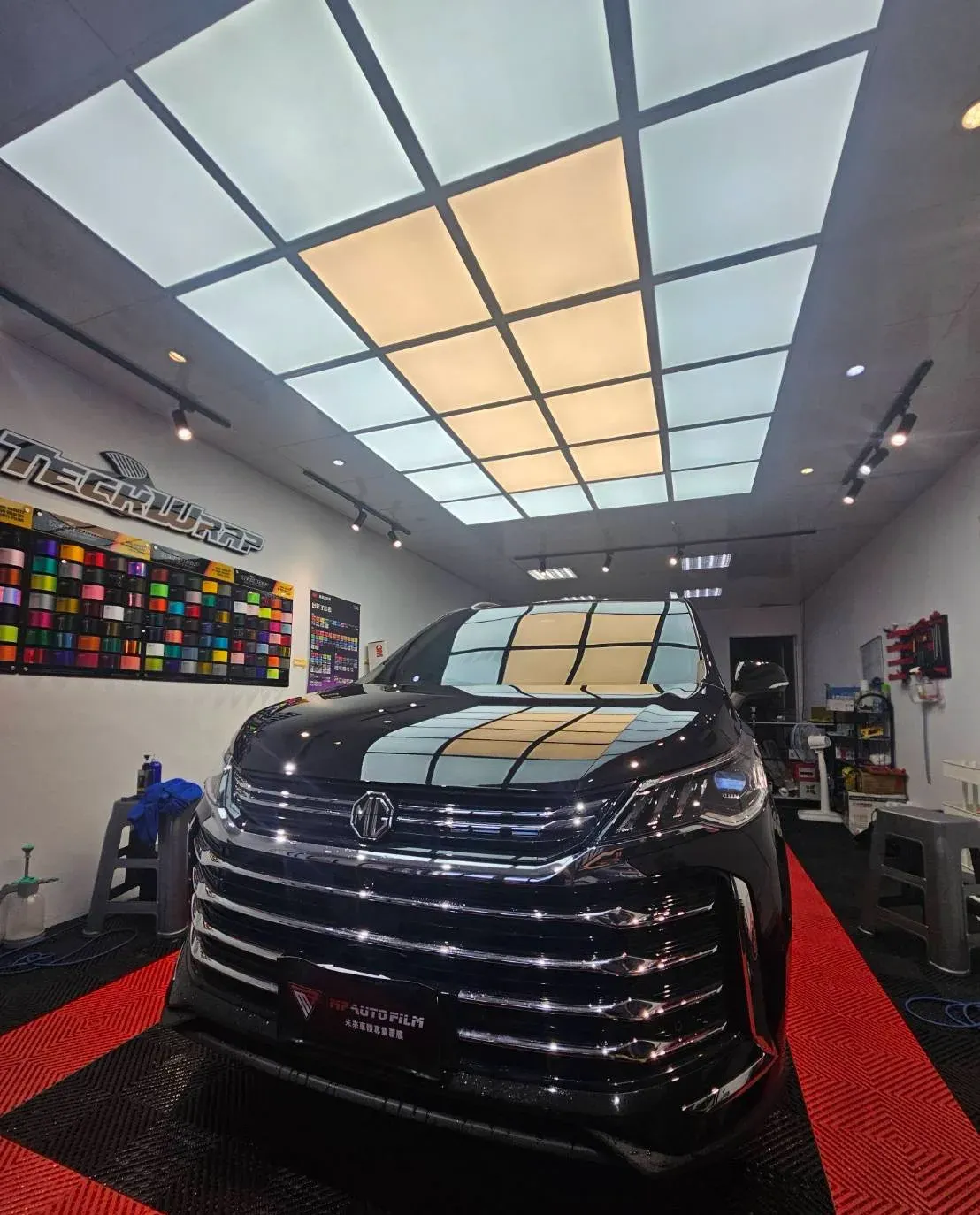 MG G50 正車頭全景，水箱護罩與頭燈一帶